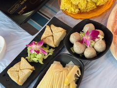 -鲜入围煮花胶鸡海鲜火锅