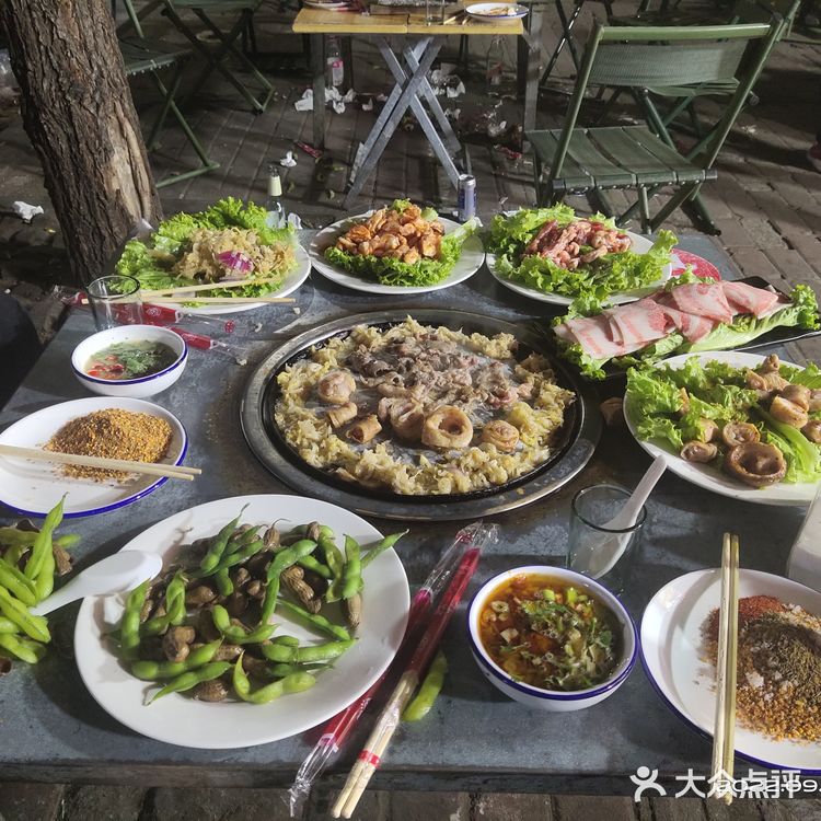 地桌煎肉铜火锅