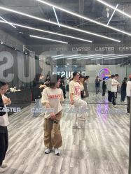 -CASTER跳舞俱乐部