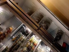 -志龙皇冠吃货椰子铺