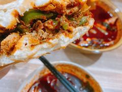 孜然夹馍-老字号杨坡红油米线腊汁肉夹馍(东四道巷店)