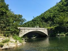 -安吉龙王山峡谷漂流