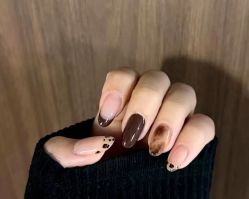 -桃色美甲沙龙