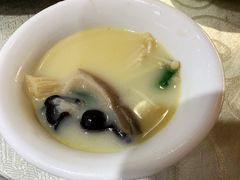 荠菜元子-眷江南之小蓝鲸(王府大街店)