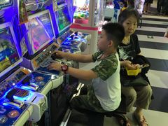 -反斗乐园π·电玩·高空拓展·蹦床(龙华天虹店)