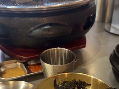 -围炉肉舍•炭烤活鳗•丹东海鲜烤肉(步行街店)