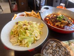 -川流不息·地道川菜·小龙虾(松东路店)