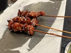 -何妹湿辣牛肉·粤式烧烤砂煲(桂雅路店)