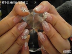 爱手爱脚-摩睫+皮肤管理·科学美容中心
