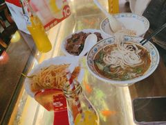 -金杨拉面王小吃面馆·牛三宝面·红烧牛肉粉