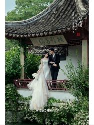 -雪中彩影婚纱摄影·微光艺术中心