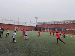 -健龙森俱乐部·游泳·健身·羽毛球综合体育馆