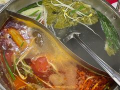 白汤红汤鸳鸯锅底-龙大头庖汤店
