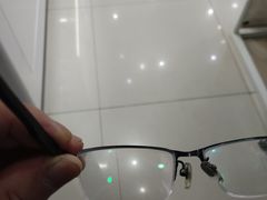 -诺柯视眼镜-蔡司依视路官方工厂店(淞南一店)