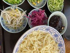 老北京炸酱面-门框胡同百年卤煮(新街口店)