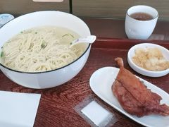 -百年老字号·观振兴蟹黄面·三虾面·苏式面(观前街富仁坊巷店)