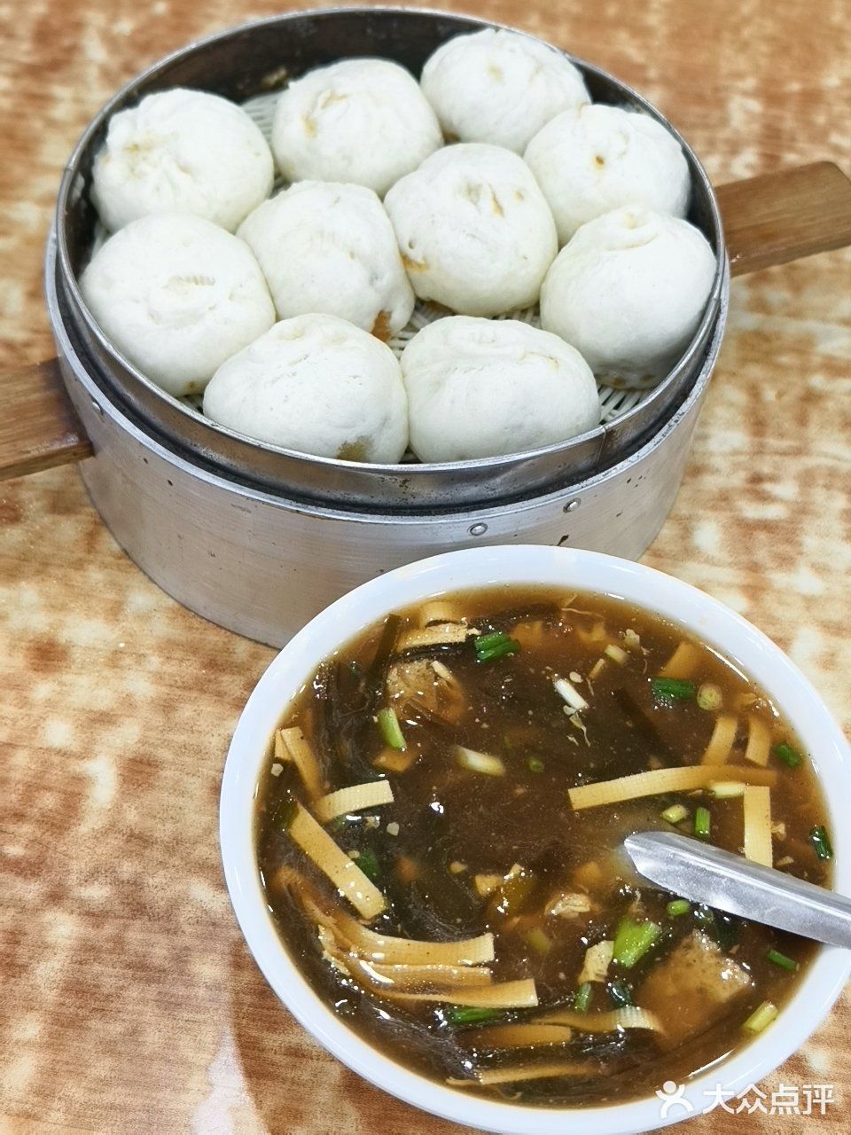 《留学路的美味小店[愉快]宜聪包子铺》