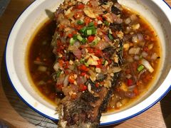 香煎鲫鱼-费大厨辣椒炒肉(万家丽一店)