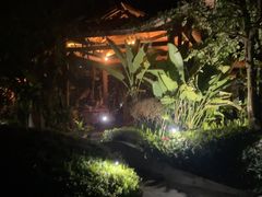 -腾冲洞山温泉村