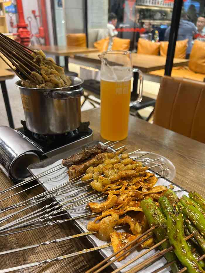 你瞅啥东北烧烤(车公庙店)-"[薄荷]环境:一开始去没那么多人,环境.