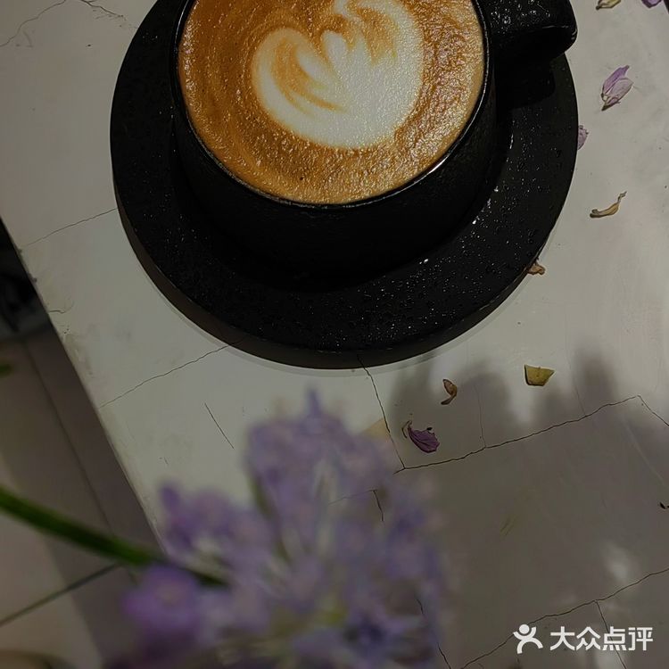 咖啡探店一第九百九十三家GUN COFFEE51个蛋壳联合
