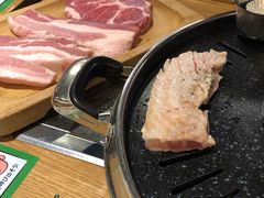 -江南猪肉商会无限续吃(弘大店)