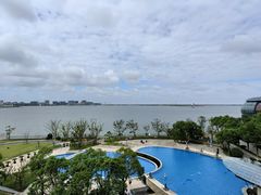 -上海滴水湖皇冠假日酒店