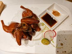 玻璃脆皮乳鸽皇-新雅(丰盛里店)