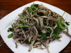 -溢心园香河肉饼总店