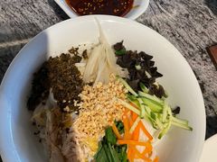 -彩云天云南餐厅