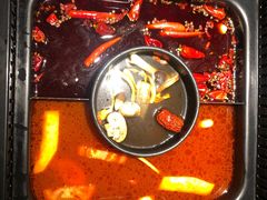 -老牌坊云南鱼豆花火锅(哈西万达店)