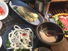 -老牌坊云南鱼豆花火锅(哈西万达店)