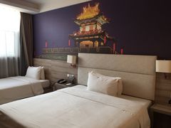 -西安大雁塔科技大学地铁站亚朵酒店