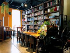 -房角石咖啡与书(吉大南校店)
