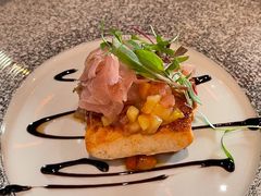 香煎深海鲈鱼柳-YUE·6·西式融合餐厅(外滩六号店)