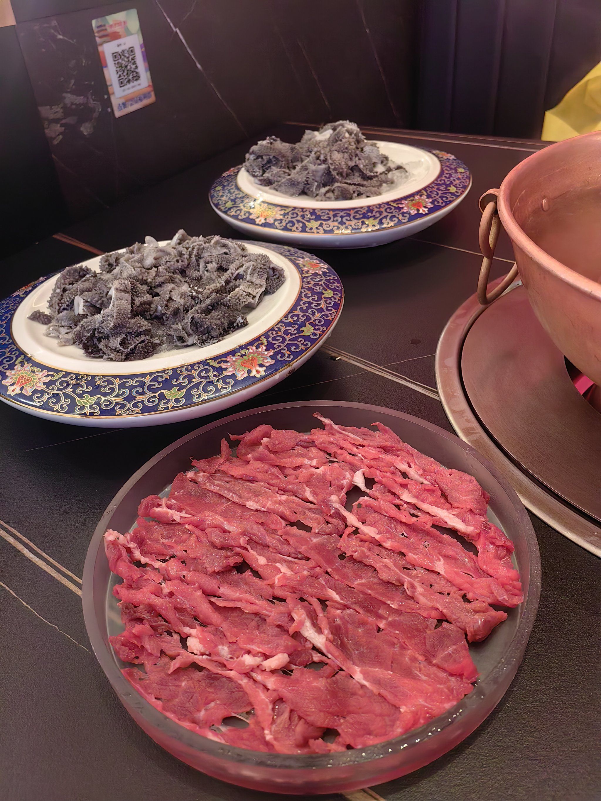 牛羊肉都非常的新鲜,正宗内蒙古羊肉!