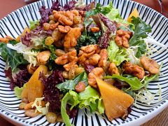 烤菠萝色拉-Golden Lily河内巴黎法越料理餐厅(建国西路店)