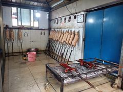 -黄记四更烤乳猪店