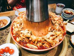 -沪小二炭火蛙锅(淮海中路美食不夜城店)