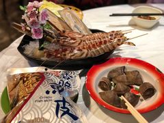 -鲜入围煮花胶鸡海鲜火锅