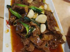 牛腩烧牛筋-老火大骨头汤馆
