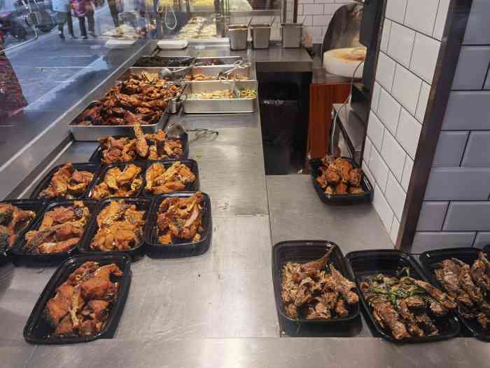 崇明老铺(田林店)-"来在家门口的店,有时候路过会买点卤味什么.