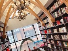 -钟书阁(松江泰晤士小镇店)