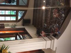 -Cuc Gach Quan Restaurant