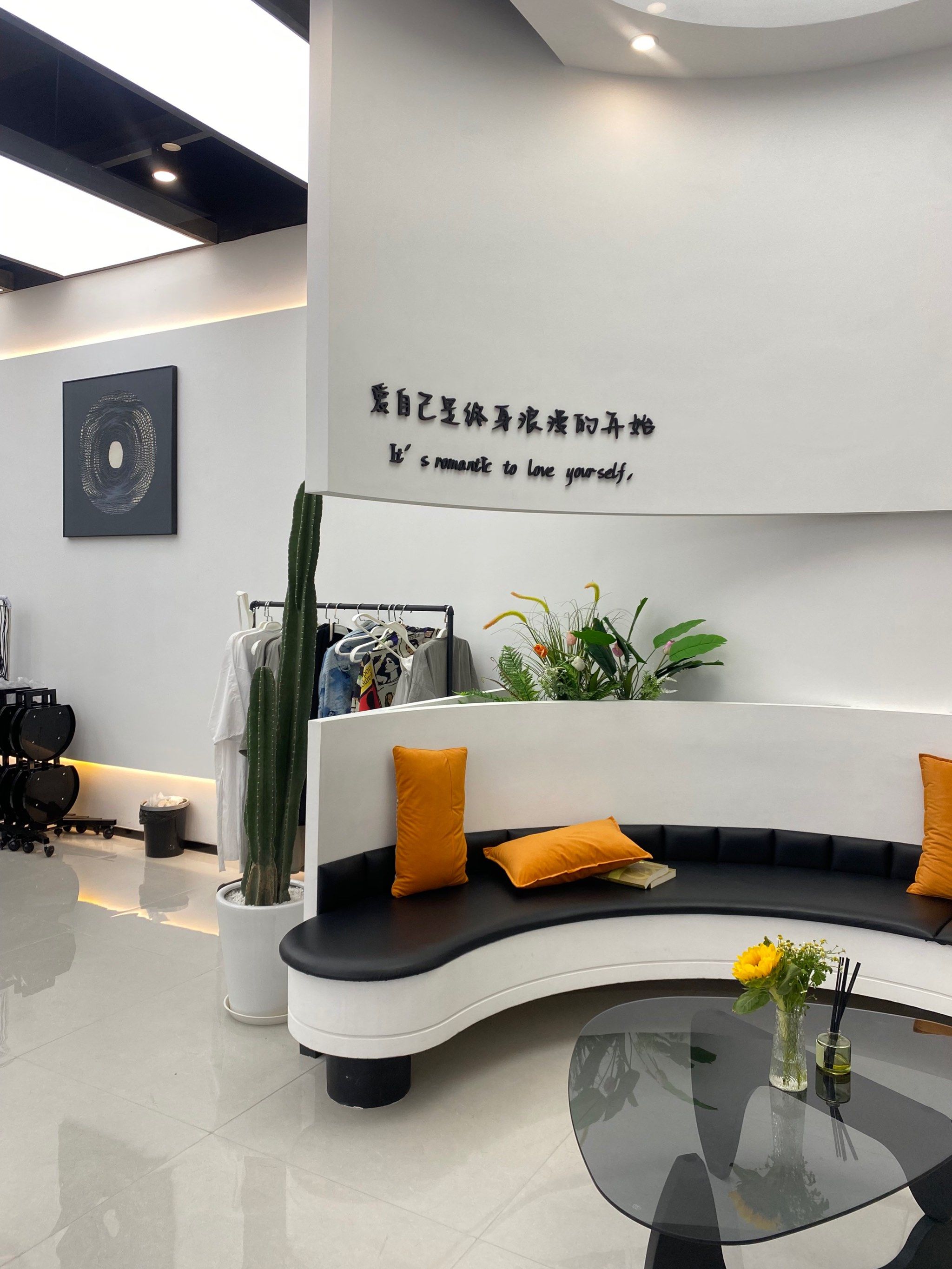 发型师全是小哥哥的美发店