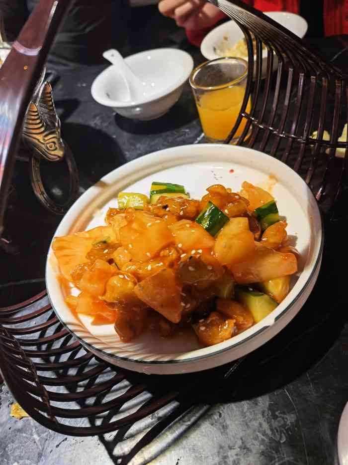 蒸不赖家常菜(建宁店)-"店铺环境在小县城算还可以的了吧有自助水.