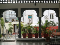 -Lake Shore Hotel & Restaurant