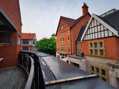 -钟书阁(松江泰晤士小镇店)