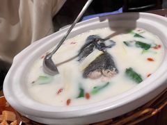 -泉畔人家·老济南经典鲁菜(大明湖店)