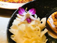 鲜黄喉-哥老官重庆美蛙鱼头(松江地中海十八哥店)